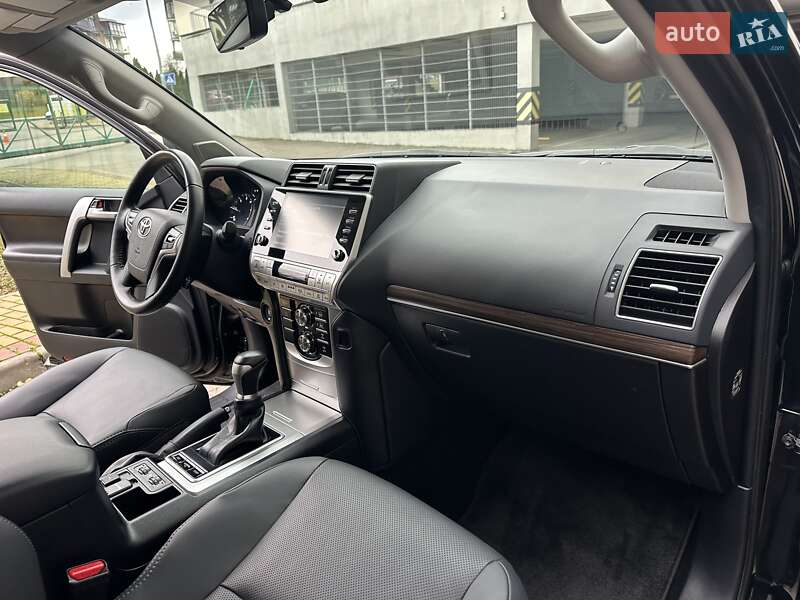 Позашляховик / Кросовер Toyota Land Cruiser Prado 2022 в Києві