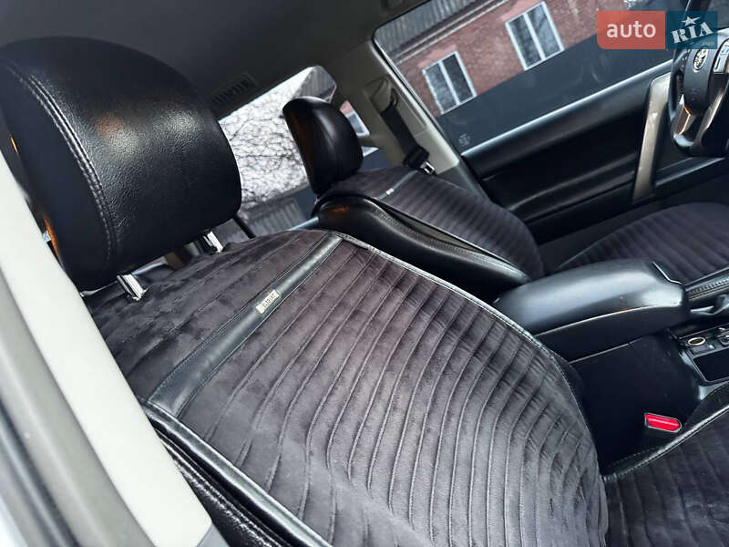 Внедорожник / Кроссовер Toyota Land Cruiser Prado 2010 в Ахтырке