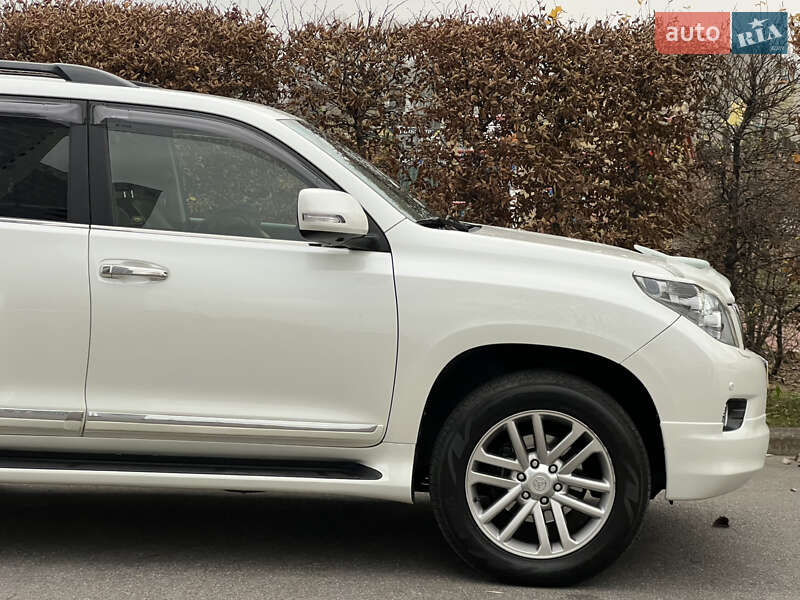 Внедорожник / Кроссовер Toyota Land Cruiser Prado 2010 в Киеве