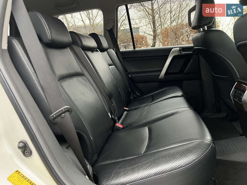 Внедорожник / Кроссовер Toyota Land Cruiser Prado 2010 в Киеве