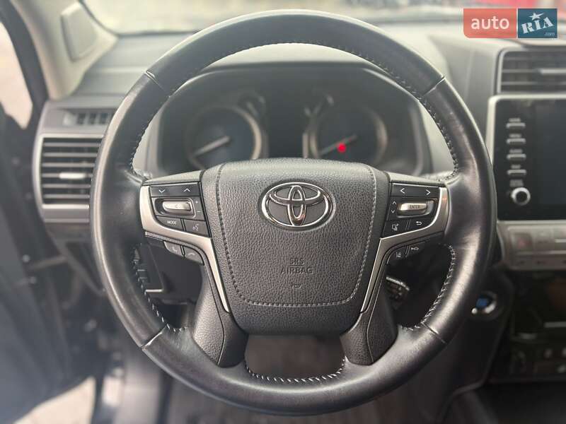 Внедорожник / Кроссовер Toyota Land Cruiser Prado 2023 в Тернополе