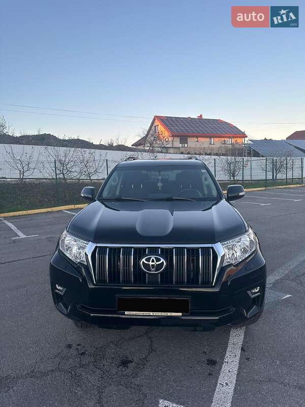 Позашляховик / Кросовер Toyota Land Cruiser Prado 2019 в Ужгороді