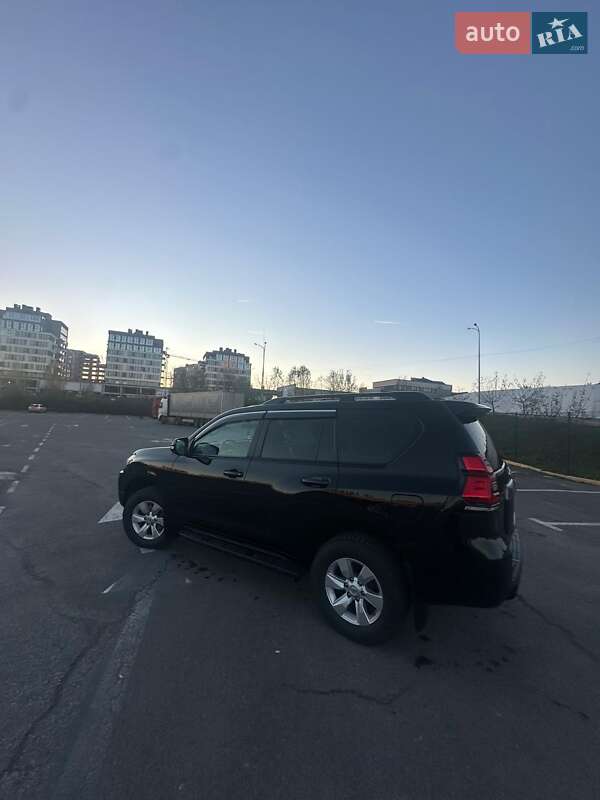 Позашляховик / Кросовер Toyota Land Cruiser Prado 2019 в Ужгороді