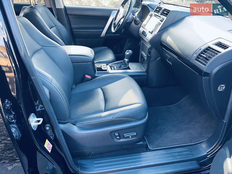 Внедорожник / Кроссовер Toyota Land Cruiser Prado 2019 в Киеве фото 10 Внедорожник / Кроссовер Toyota Land Cruiser Prado 2019 в Киеве