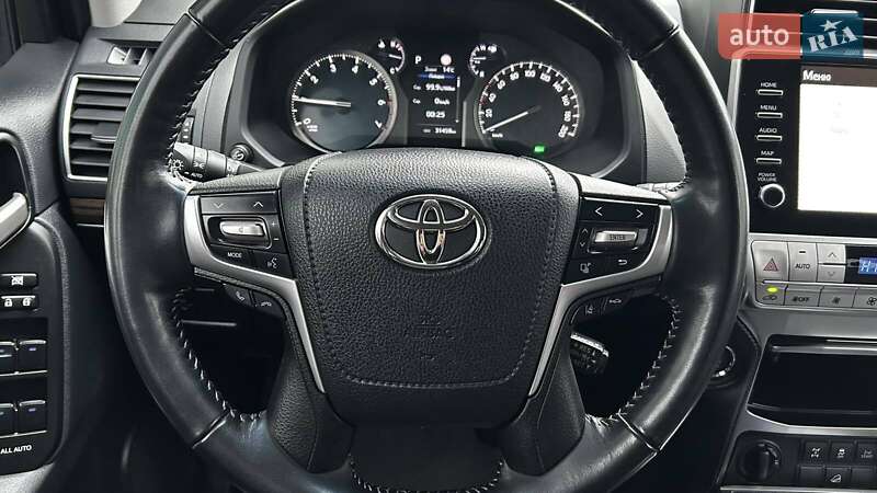 Позашляховик / Кросовер Toyota Land Cruiser Prado 2022 в Києві