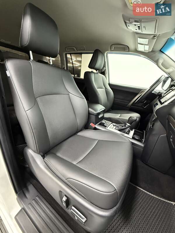 Внедорожник / Кроссовер Toyota Land Cruiser Prado 2020 в Одессе