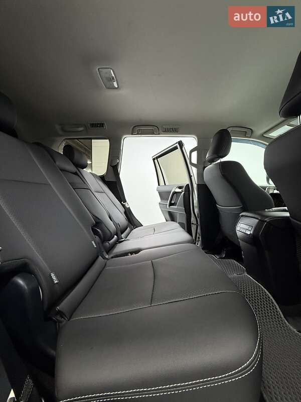 Внедорожник / Кроссовер Toyota Land Cruiser Prado 2020 в Одессе