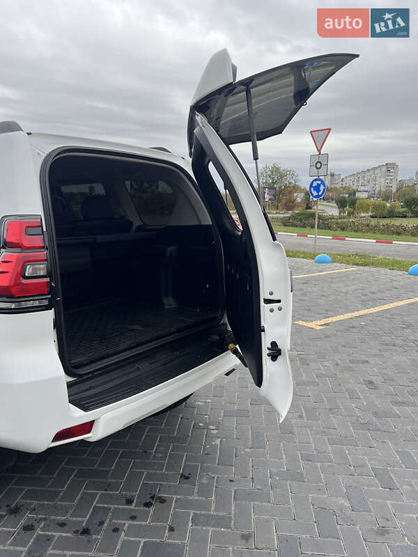 Внедорожник / Кроссовер Toyota Land Cruiser Prado 2019 в Запорожье