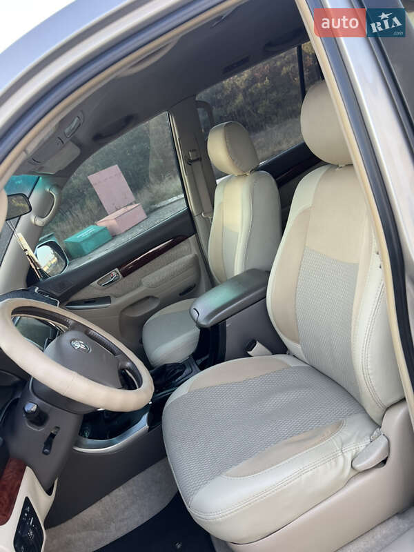 Внедорожник / Кроссовер Toyota Land Cruiser Prado 2004 в Каменском