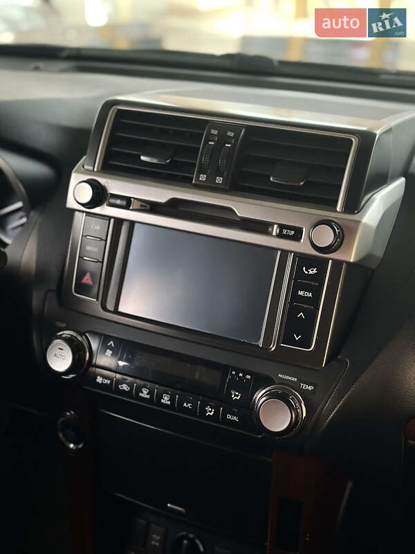 Внедорожник / Кроссовер Toyota Land Cruiser Prado 2017 в Николаеве