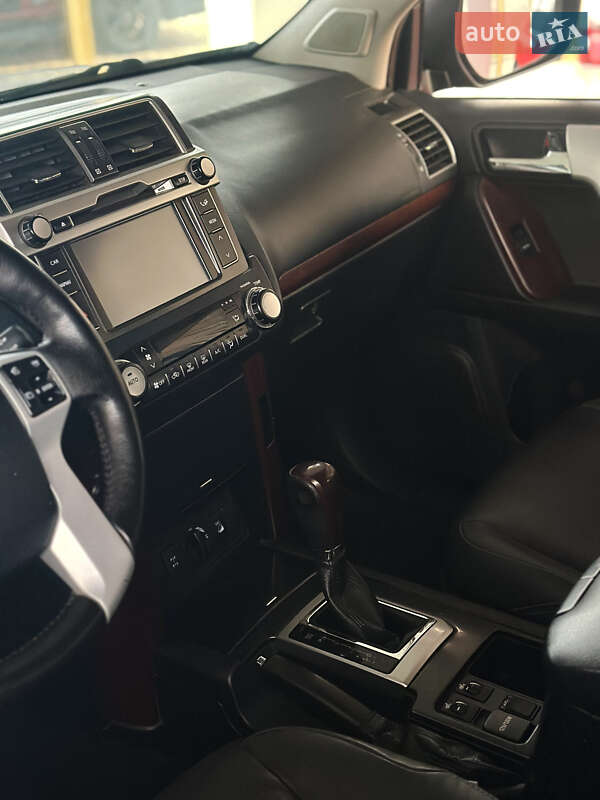 Внедорожник / Кроссовер Toyota Land Cruiser Prado 2017 в Николаеве