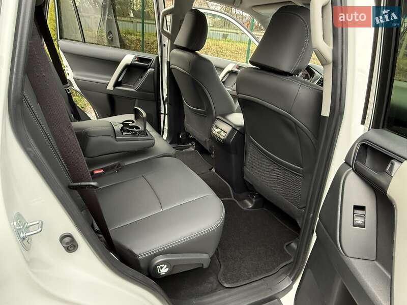 Внедорожник / Кроссовер Toyota Land Cruiser Prado 2019 в Виннице фото 35 Внедорожник / Кроссовер Toyota Land Cruiser Prado 2019 в Виннице