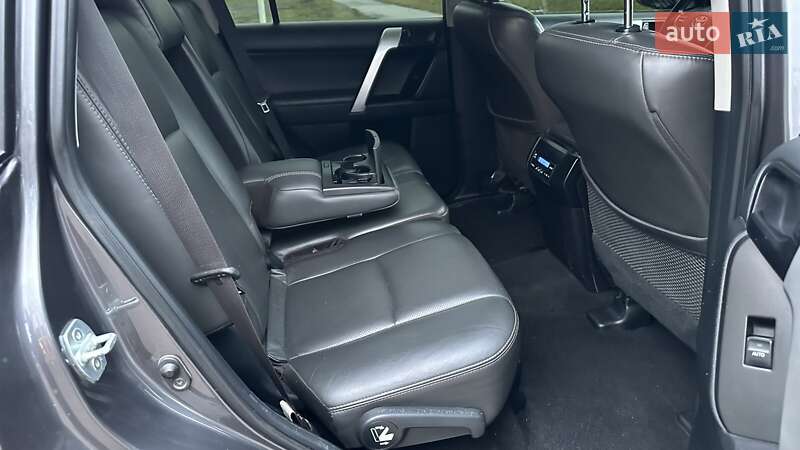 Внедорожник / Кроссовер Toyota Land Cruiser Prado 2019 в Киеве фото 10 Внедорожник / Кроссовер Toyota Land Cruiser Prado 2019 в Киеве