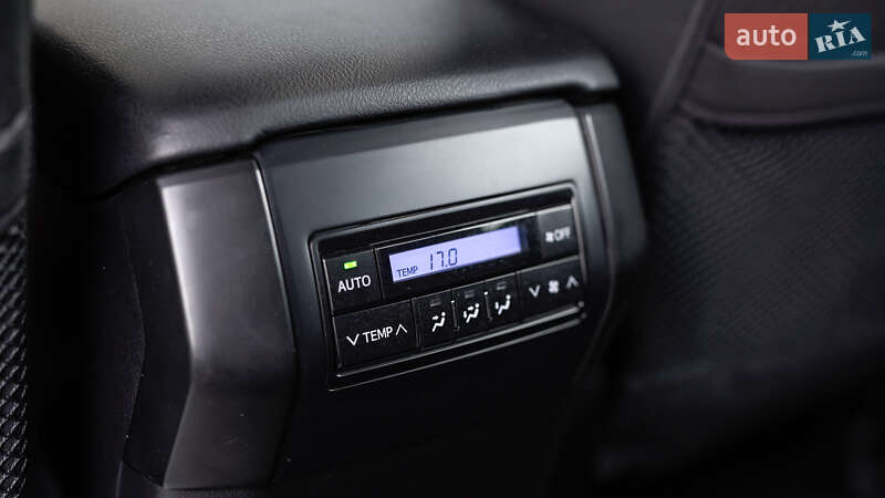 Внедорожник / Кроссовер Toyota Land Cruiser Prado 2019 в Львове