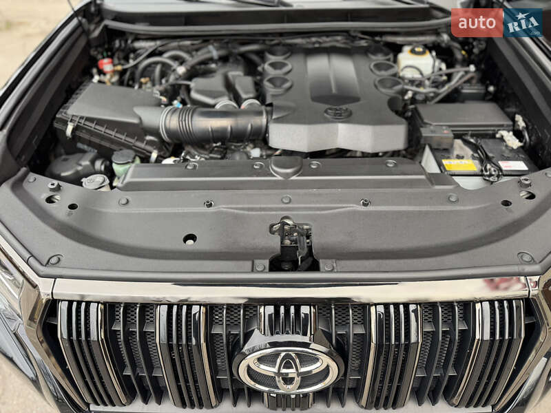 Внедорожник / Кроссовер Toyota Land Cruiser Prado 2021 в Днепре
