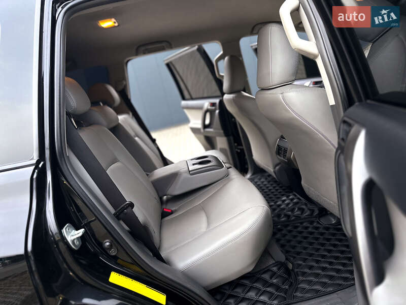 Внедорожник / Кроссовер Toyota Land Cruiser Prado 2012 в Хмельницком