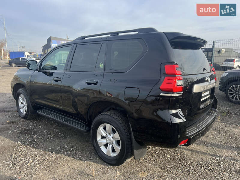 Позашляховик / Кросовер Toyota Land Cruiser Prado 2019 в Києві фото 8 Позашляховик / Кросовер Toyota Land Cruiser Prado 2019 в Києві