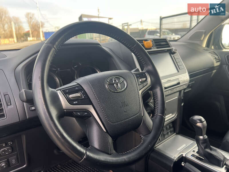 Позашляховик / Кросовер Toyota Land Cruiser Prado 2019 в Києві фото 12 Позашляховик / Кросовер Toyota Land Cruiser Prado 2019 в Києві