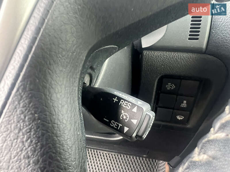 Позашляховик / Кросовер Toyota Land Cruiser Prado 2019 в Києві фото 26 Позашляховик / Кросовер Toyota Land Cruiser Prado 2019 в Києві