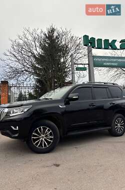 Внедорожник / Кроссовер Toyota Land Cruiser Prado 2010 в Александрие