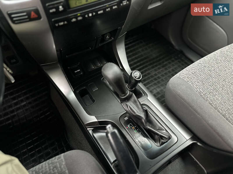 Внедорожник / Кроссовер Toyota Land Cruiser Prado 2006 в Хмельницком