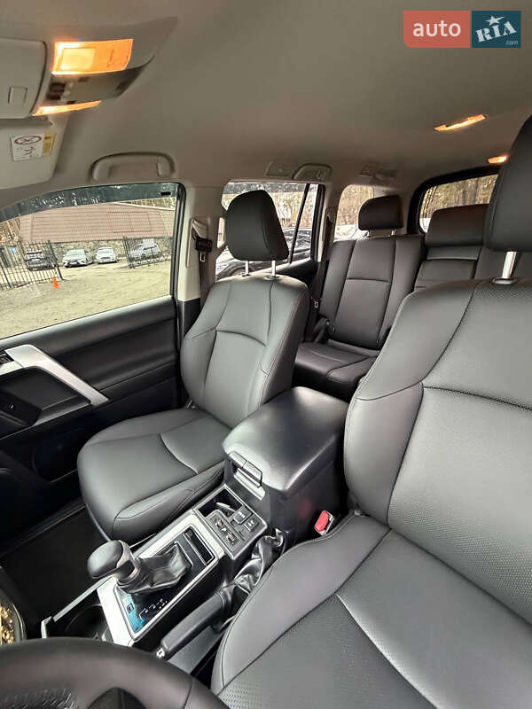Позашляховик / Кросовер Toyota Land Cruiser Prado 2019 в Києві