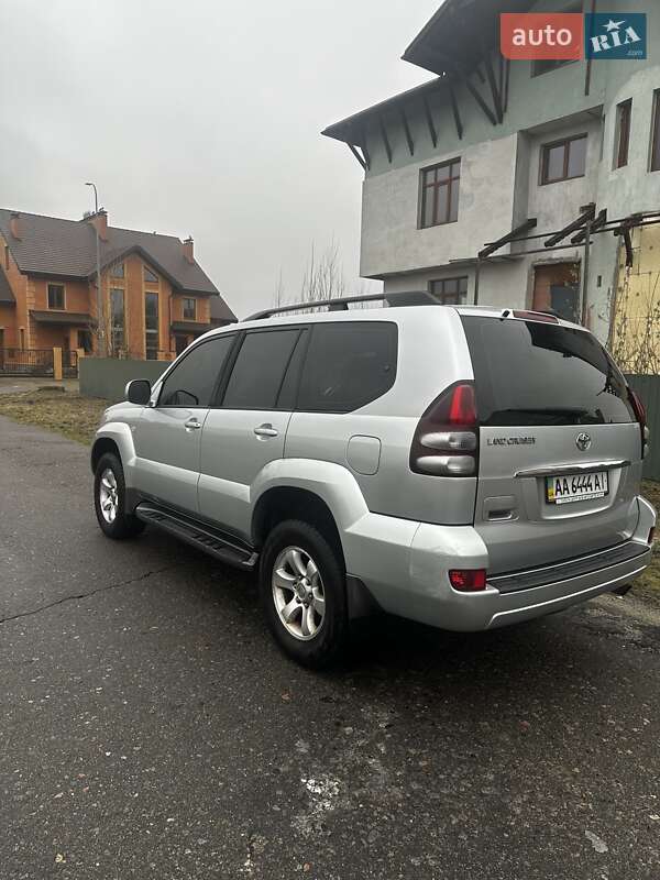 Позашляховик / Кросовер Toyota Land Cruiser Prado 2006 в Києві