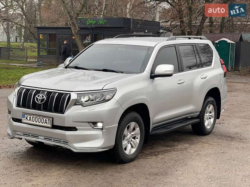 Позашляховик / Кросовер Toyota Land Cruiser Prado 2018 в Миронівці