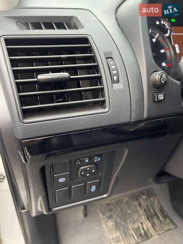 Позашляховик / Кросовер Toyota Land Cruiser Prado 2018 в Миронівці