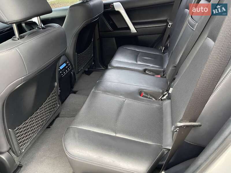 Позашляховик / Кросовер Toyota Land Cruiser Prado 2018 в Миронівці