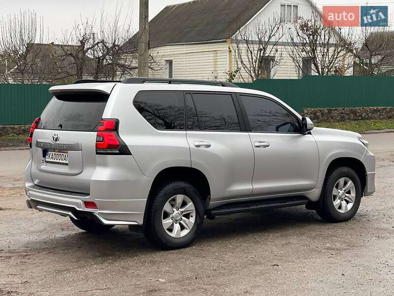 Позашляховик / Кросовер Toyota Land Cruiser Prado 2018 в Миронівці