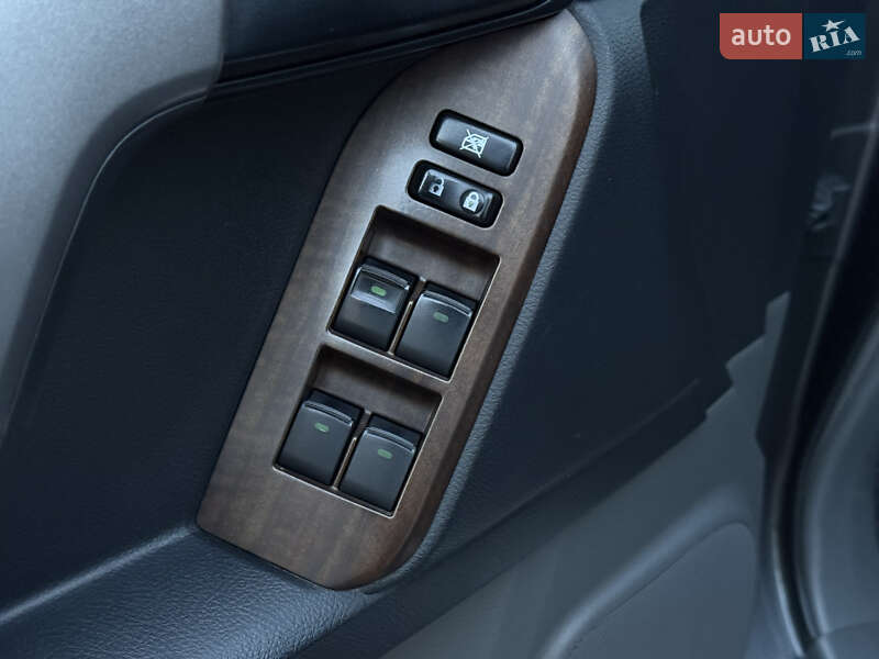 Позашляховик / Кросовер Toyota Land Cruiser Prado 2013 в Миколаєві