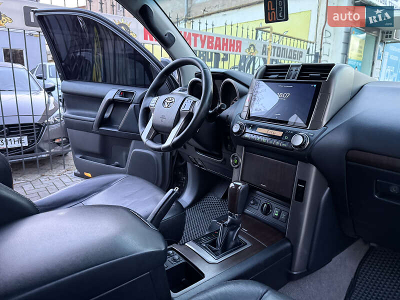 Позашляховик / Кросовер Toyota Land Cruiser Prado 2013 в Миколаєві
