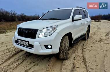 Внедорожник / Кроссовер Toyota Land Cruiser Prado 2011 в Мене