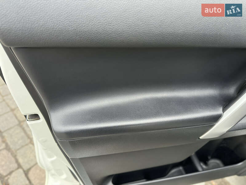 Позашляховик / Кросовер Toyota Land Cruiser Prado 2016 в Харкові