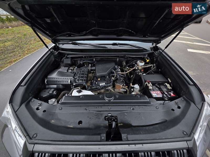 Внедорожник / Кроссовер Toyota Land Cruiser Prado 2019 в Киеве