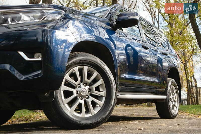 Внедорожник / Кроссовер Toyota Land Cruiser Prado 2017 в Киеве