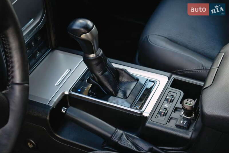 Внедорожник / Кроссовер Toyota Land Cruiser Prado 2017 в Киеве