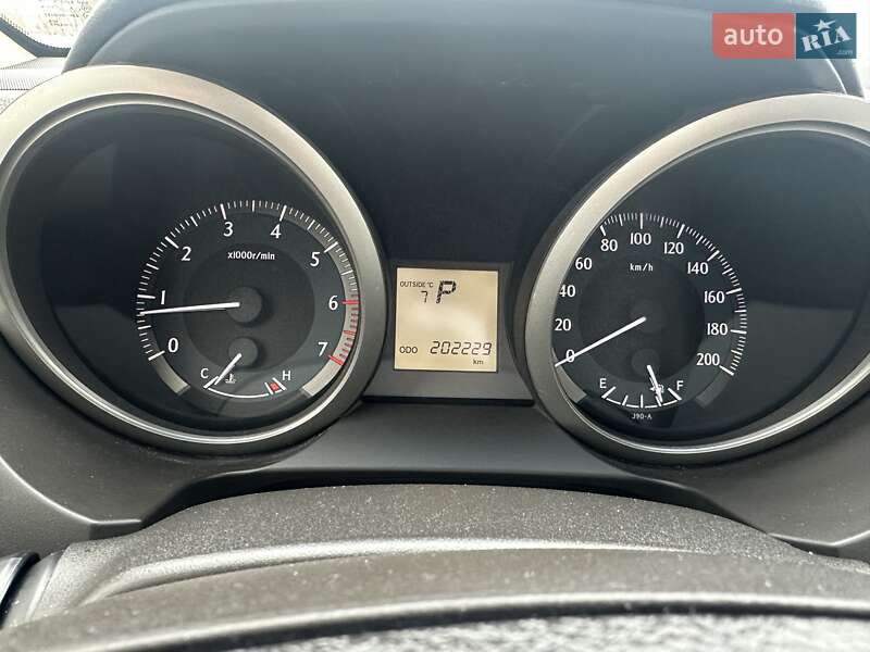 Позашляховик / Кросовер Toyota Land Cruiser Prado 2010 в Києві