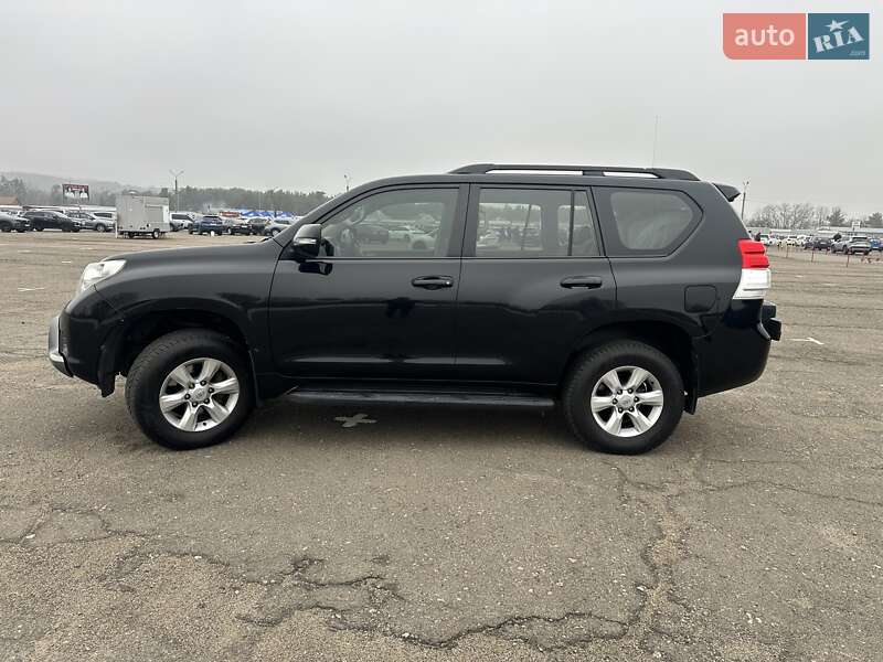 Позашляховик / Кросовер Toyota Land Cruiser Prado 2010 в Києві