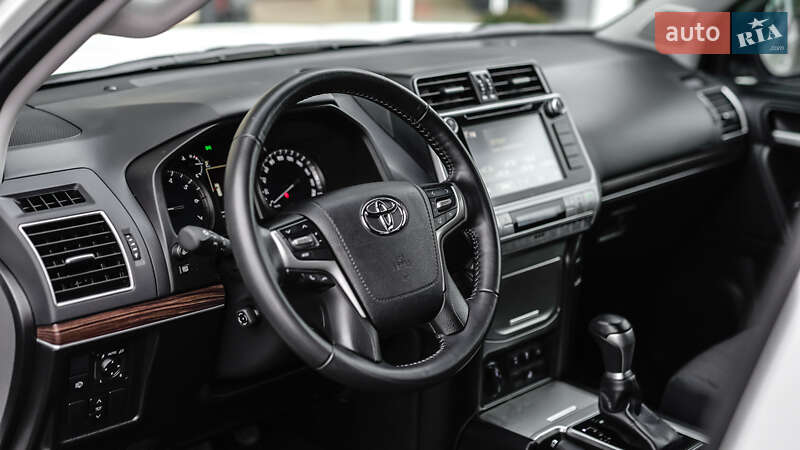 Внедорожник / Кроссовер Toyota Land Cruiser Prado 2020 в Львове