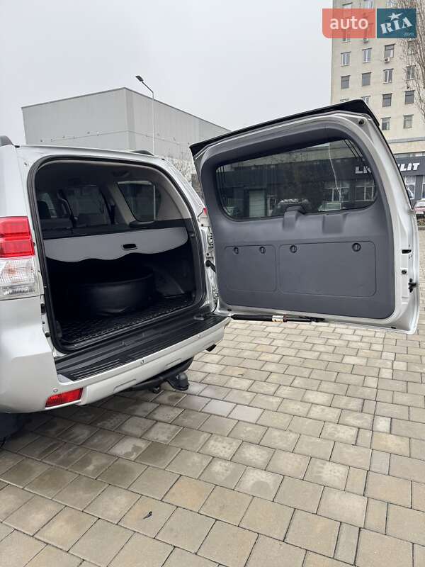 Внедорожник / Кроссовер Toyota Land Cruiser Prado 2012 в Черкассах