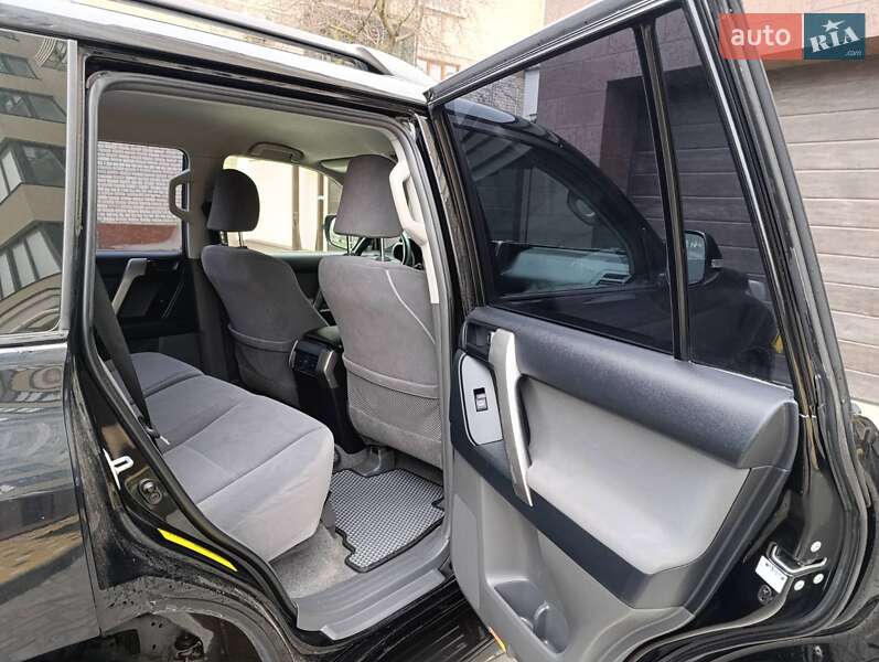 Внедорожник / Кроссовер Toyota Land Cruiser Prado 2012 в Николаеве