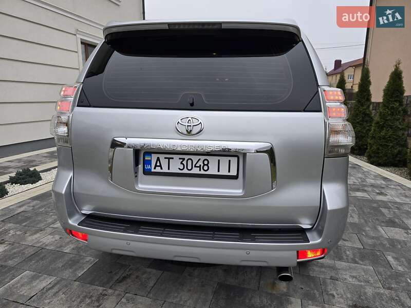 Позашляховик / Кросовер Toyota Land Cruiser Prado 2012 в Івано-Франківську
