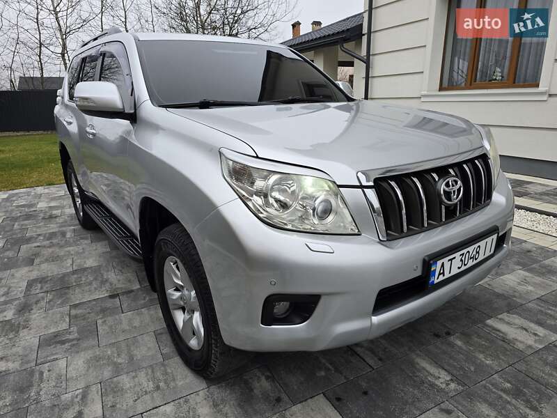 Позашляховик / Кросовер Toyota Land Cruiser Prado 2012 в Івано-Франківську