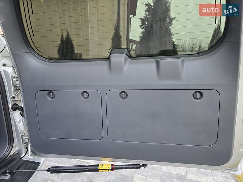 Позашляховик / Кросовер Toyota Land Cruiser Prado 2012 в Івано-Франківську