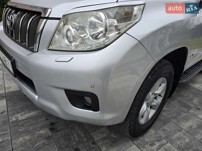 Позашляховик / Кросовер Toyota Land Cruiser Prado 2012 в Івано-Франківську