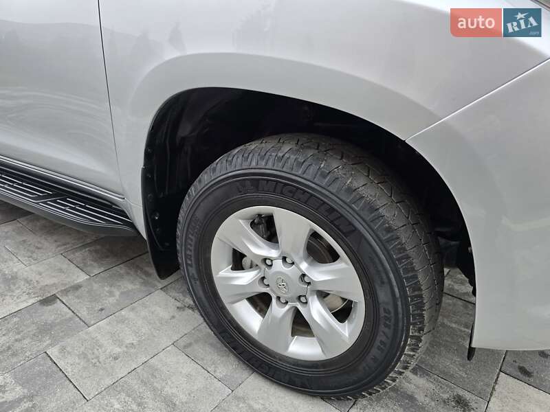 Позашляховик / Кросовер Toyota Land Cruiser Prado 2012 в Івано-Франківську