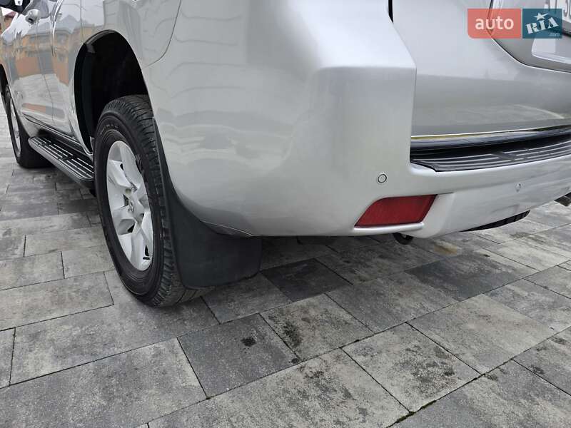 Позашляховик / Кросовер Toyota Land Cruiser Prado 2012 в Івано-Франківську