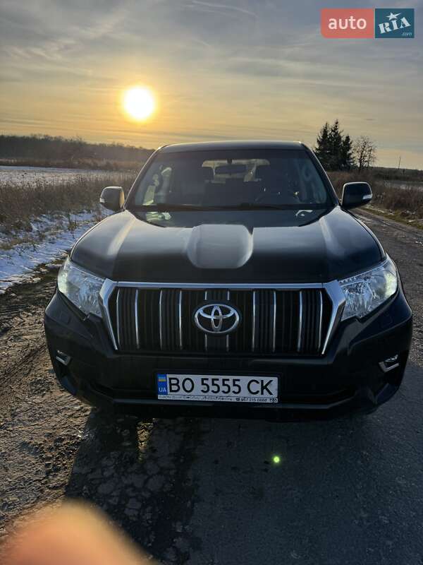 Toyota Land Cruiser Prado 2023